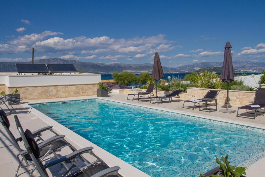 Villa in Zedno, Split-Dalmatia County, Croatia 1 - 15213426