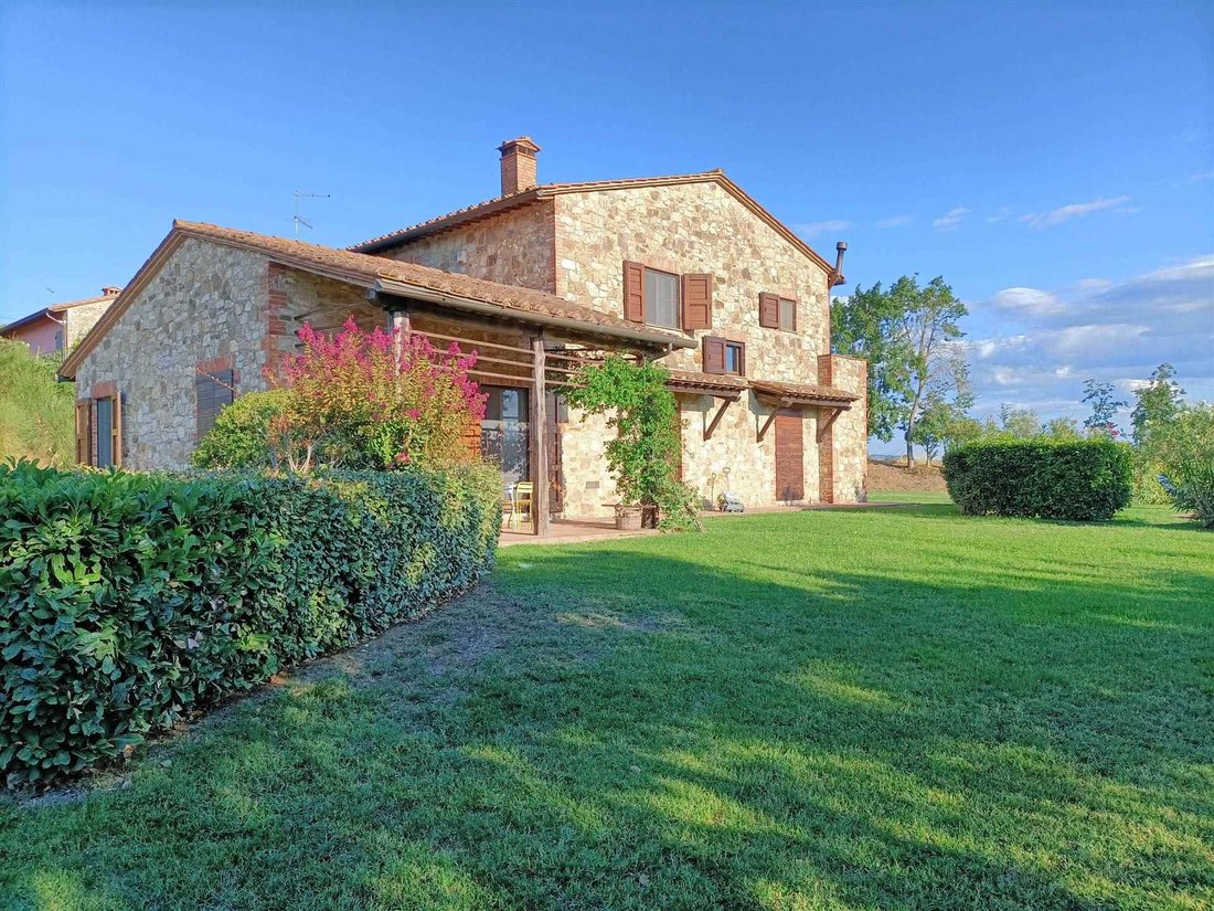 Country House in Castiglione del Lago, Umbria, Italy 3 - 15210578