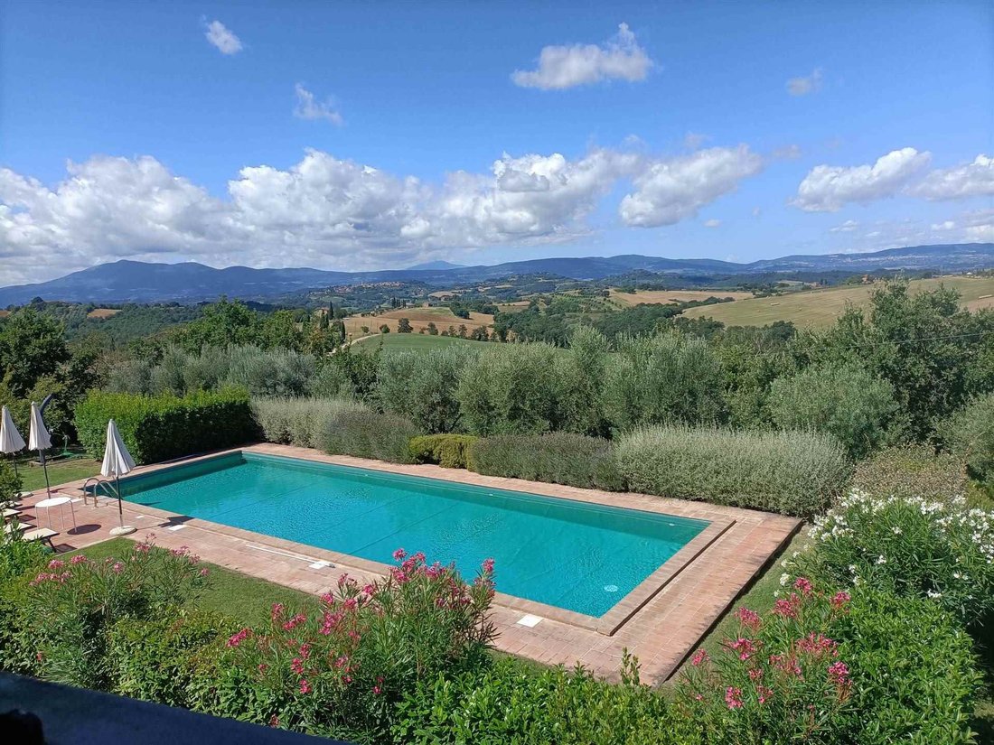 Country House in Castiglione del Lago, Umbria, Italy 2 - 15210578