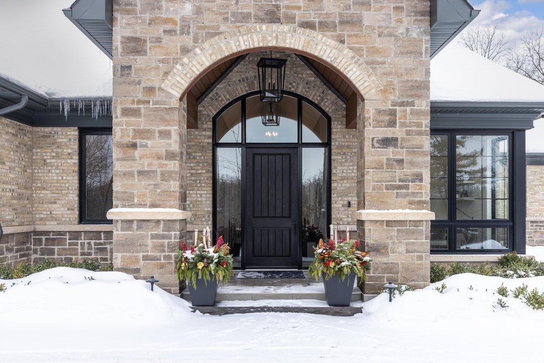 House in Burlington, Ontario, Canada 2 - 15210634