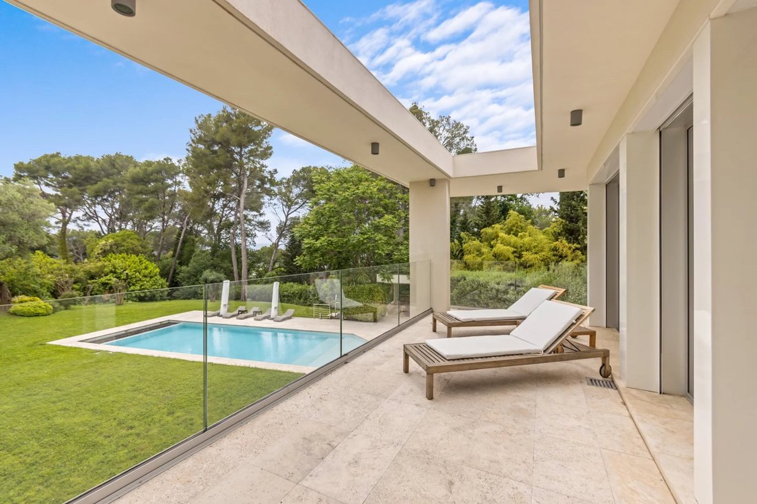 Villa en Mougins, Provenza-Alpes-Costa Azul, Francia 3 - 14357166