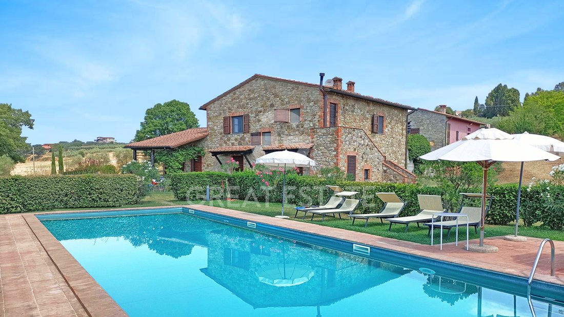 Estate in Castiglione del Lago, Umbria, Italy 1 - 15210680