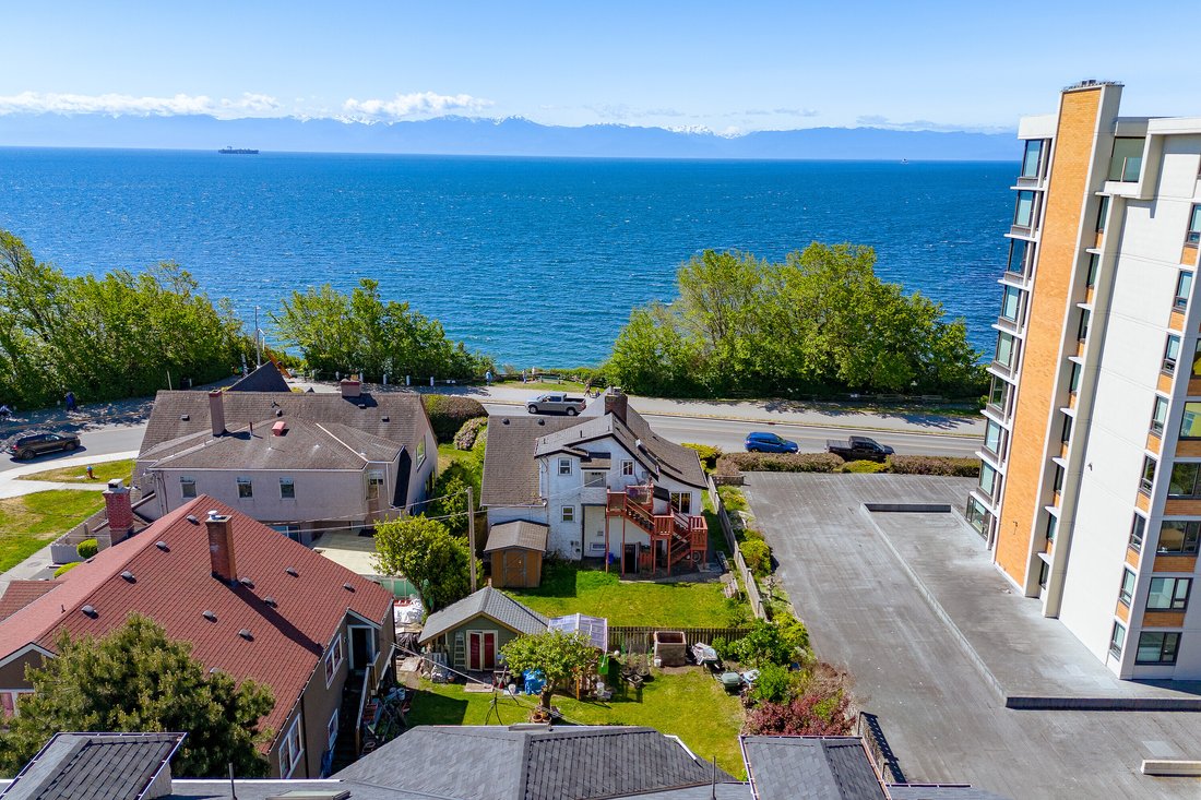 House in Victoria, British Columbia, Canada 5 - 14275032