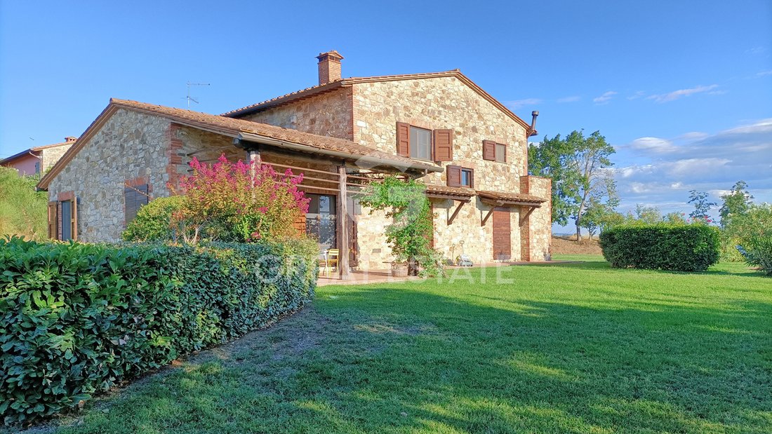 Estate in Castiglione del Lago, Umbria, Italy 4 - 15210680