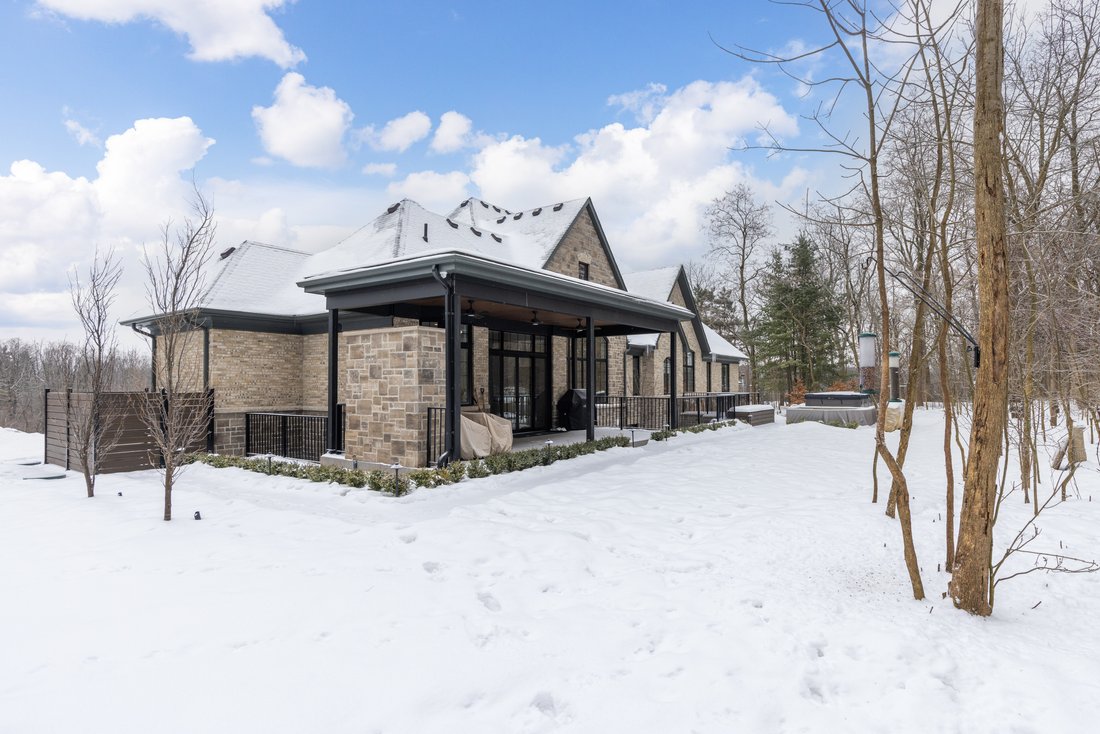 House in Burlington, Ontario, Canada 4 - 15210634