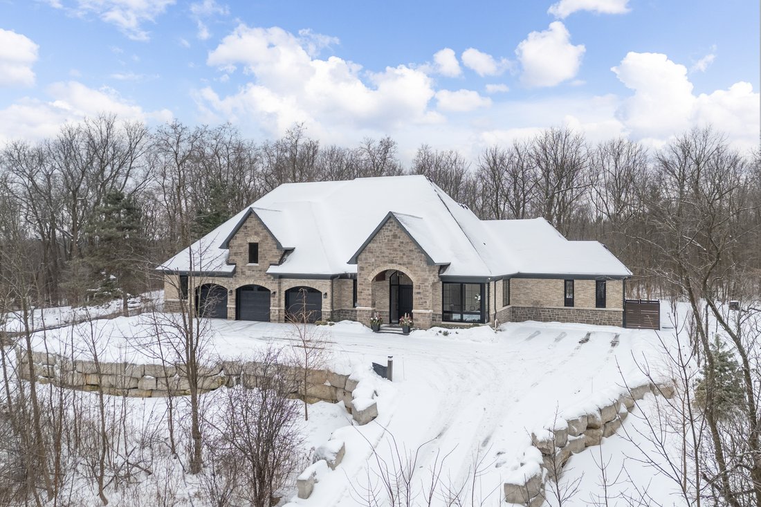 House in Burlington, Ontario, Canada 1 - 15210634