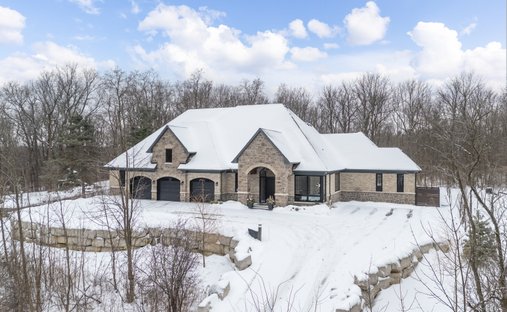 House in Burlington, Ontario, Canada 1