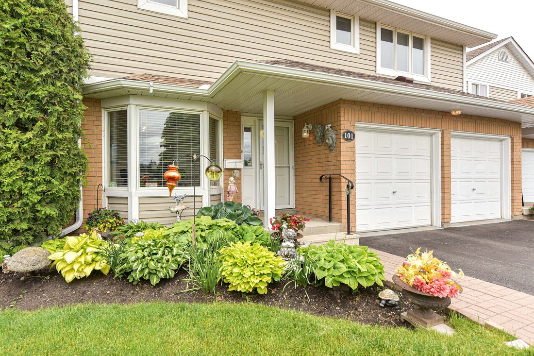 Condo in Orillia, Ontario, Canada 2 - 14337016