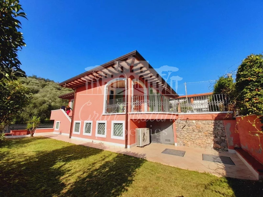 Villa in Strettoia-Capezzano-Valdicastello, Pietrasanta, Tuscany 1 - 13509692