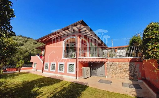 Villa in Strettoia-Capezzano-Valdicastello, Pietrasanta, Toskana 1