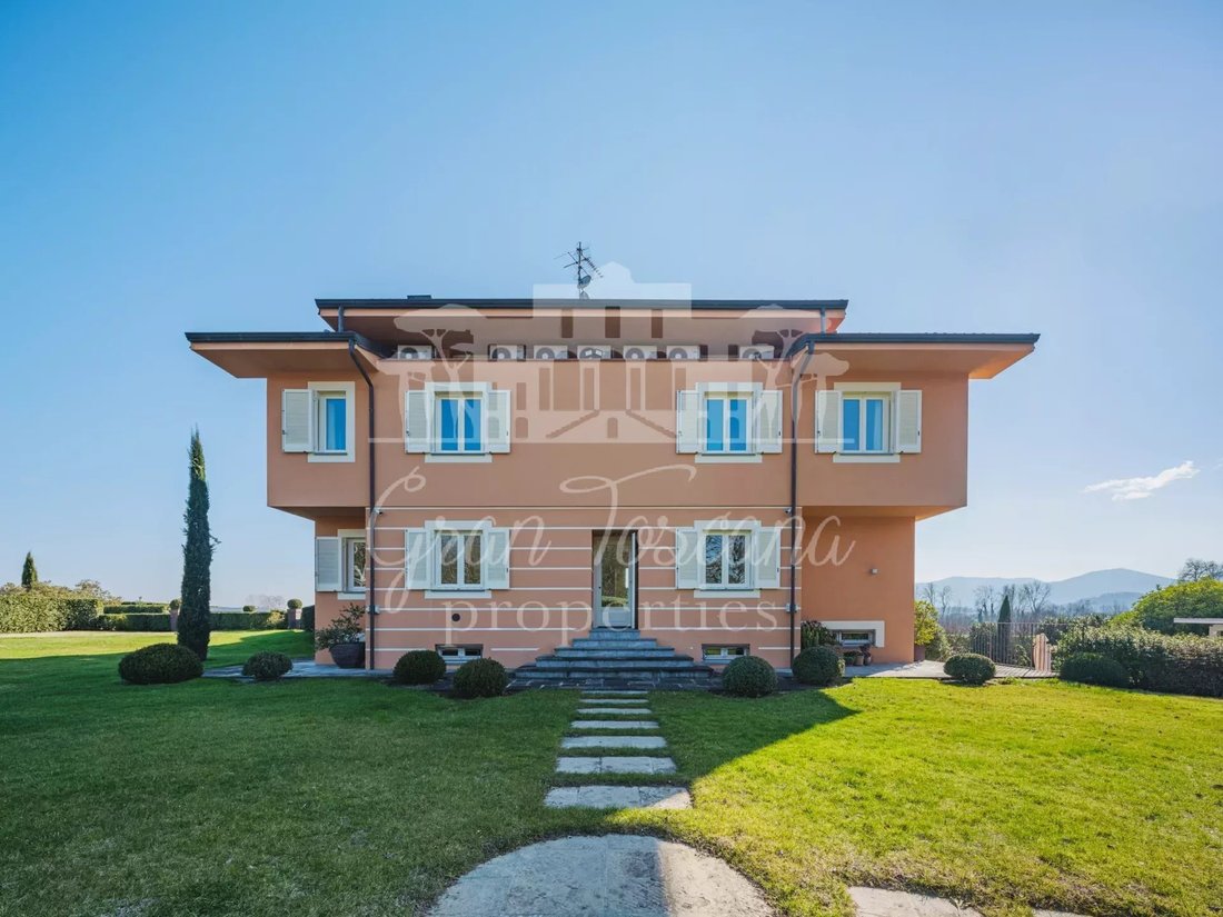 House in Area Monte San Quirico - Sant'Alessio, Lucca, Tuscany 1 - 12562607