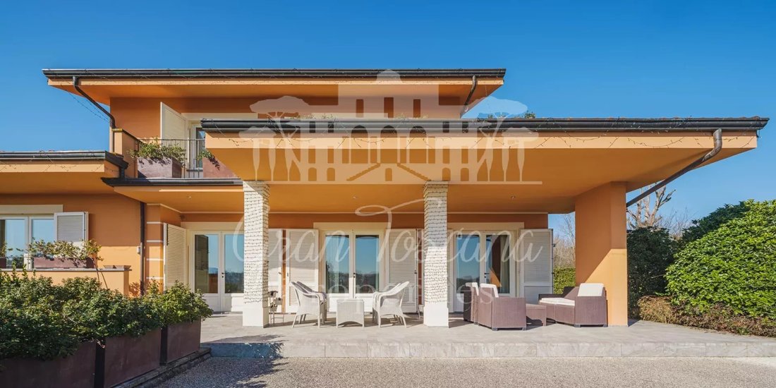 House in Area Monte San Quirico - Sant'Alessio, Lucca, Tuscany 4 - 12562607