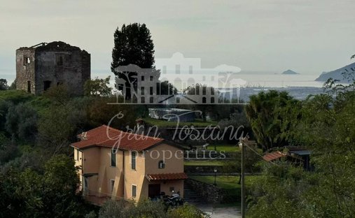 Villa in San Carlo Terme, Massa, Tuscany 1