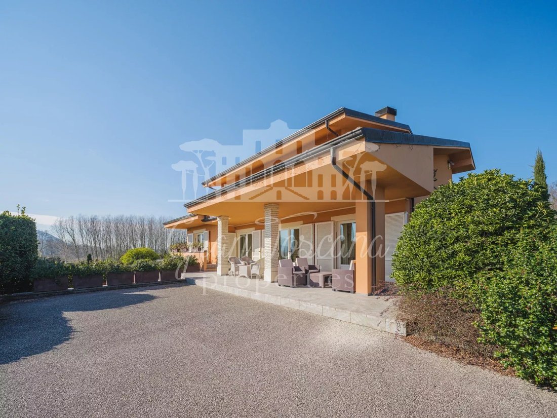 House in Area Monte San Quirico - Sant'Alessio, Lucca, Tuscany 2 - 12562607