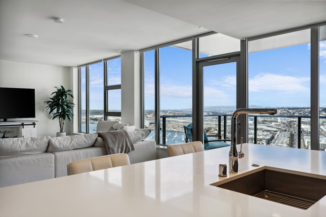Condo in San Diego, California, United States 5 - 15213719