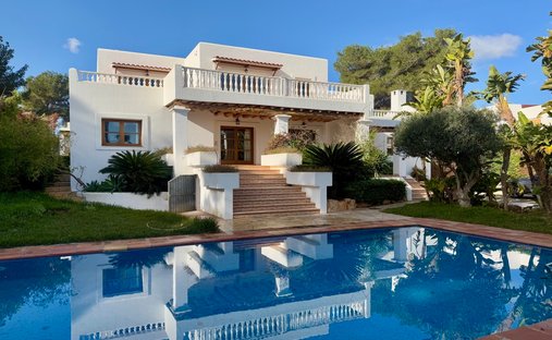 Villa in Santa Eularia des Riu, Balearic Islands, Spain 1