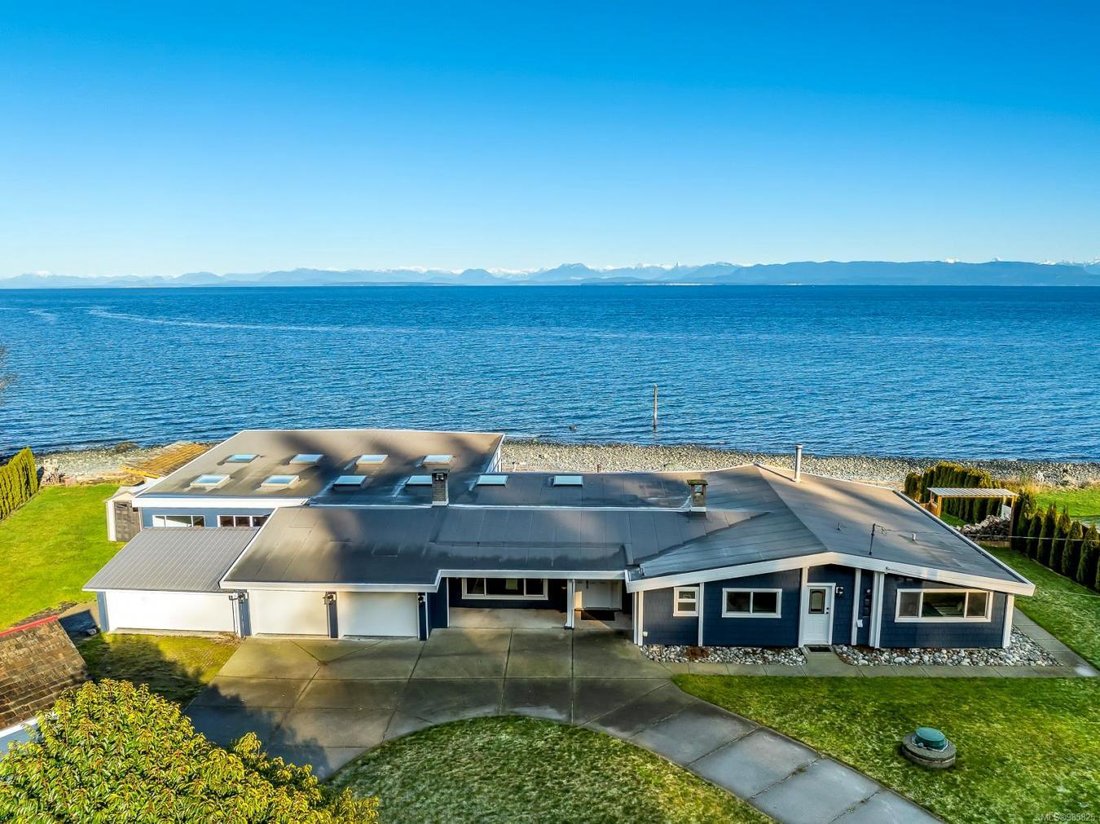 House in Courtenay, British Columbia, Canada 2 - 15215861