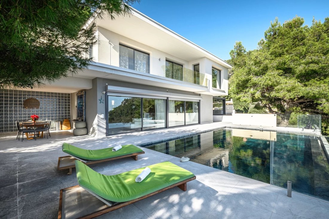 Villa in Villefranche-sur-Mer, Provence-Alpes-Côte d'Azur, France 3 - 15216644