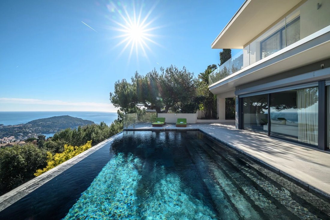 Villa in Villefranche-sur-Mer, Provence-Alpes-Côte d'Azur, France 1 - 15216644