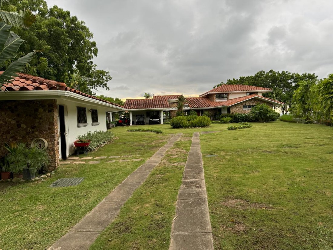 House in Rio Hato, Coclé Province, Panama 2 - 15216213