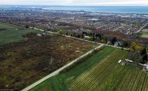 Land in Hamilton, Ontario, Canada 1