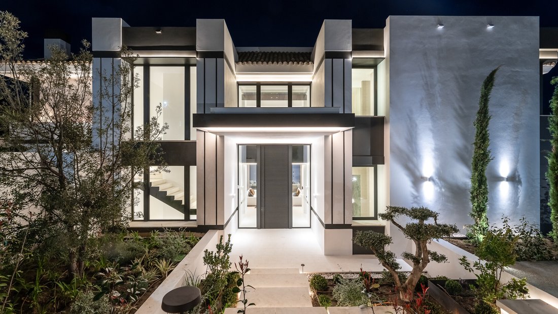 Villa in Sierra Blanca, Marbella, Spain 3 - 13168570