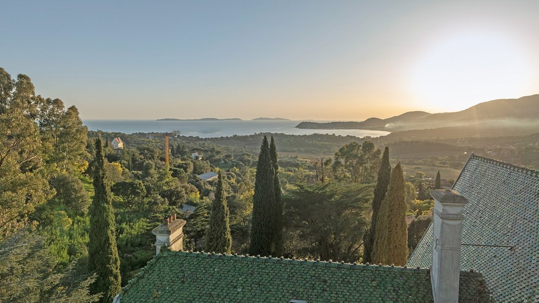 House in La Croix-Valmer, Provence-Alpes-Côte d'Azur, France 1 - 15214560
