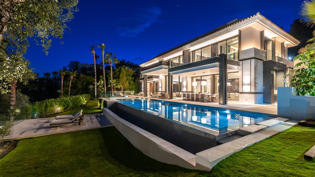 Villa in Sierra Blanca, Marbella, Spain 2 - 13168570