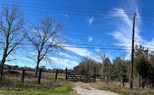 Land in Santa Fe, Texas, United States 1