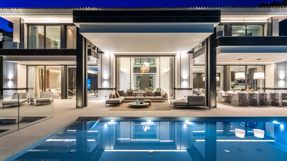 Villa in Sierra Blanca, Marbella, Spain 4 - 13168570