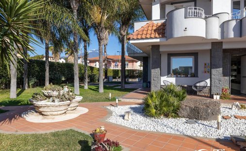 Villa a Mascalucia, Sicilia, Italia 1