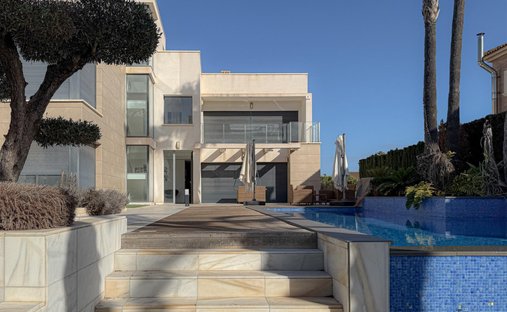 Villa in Torrevieja, Valencian Community, Spain 1