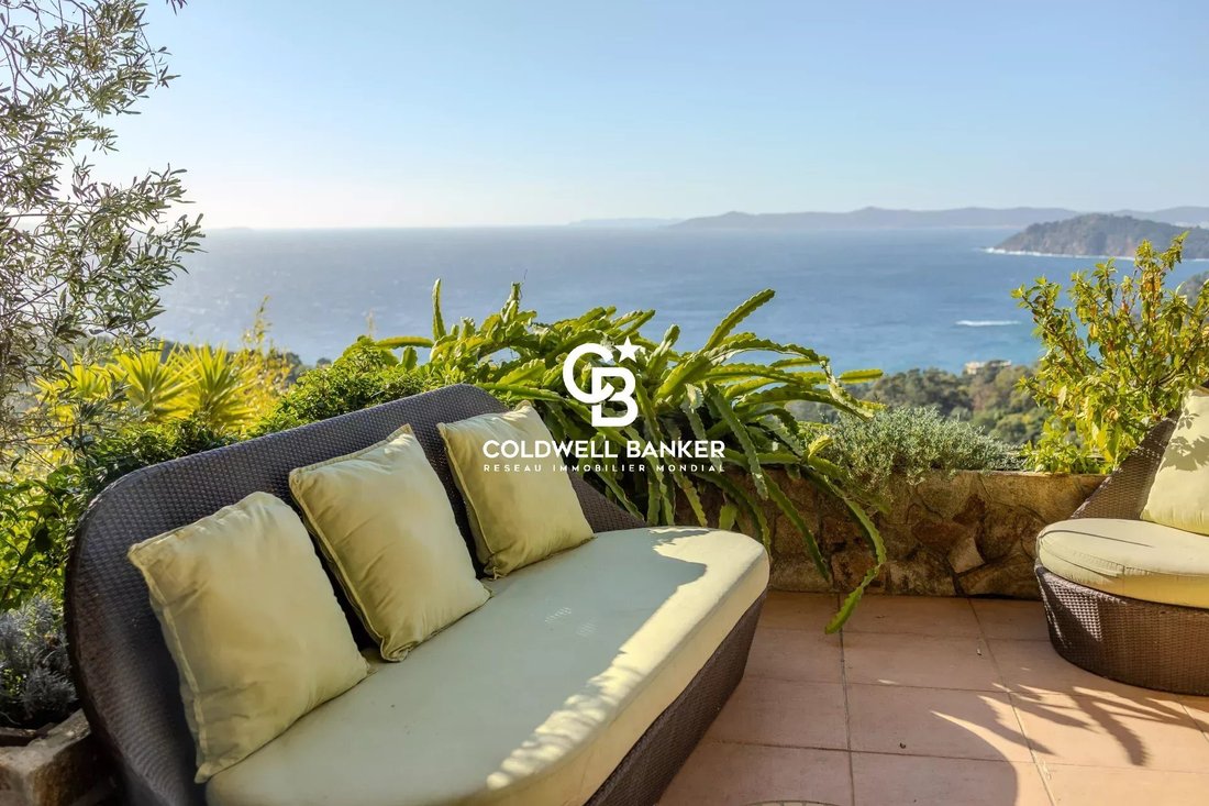 Estate in Rayol-Canadel-sur-Mer, Provence-Alpes-Côte d'Azur, France 5 - 15116911