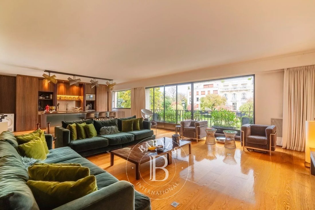 Apartment in Muette Sud, Paris 16e Arrondissement, Paris 2 - 15217124