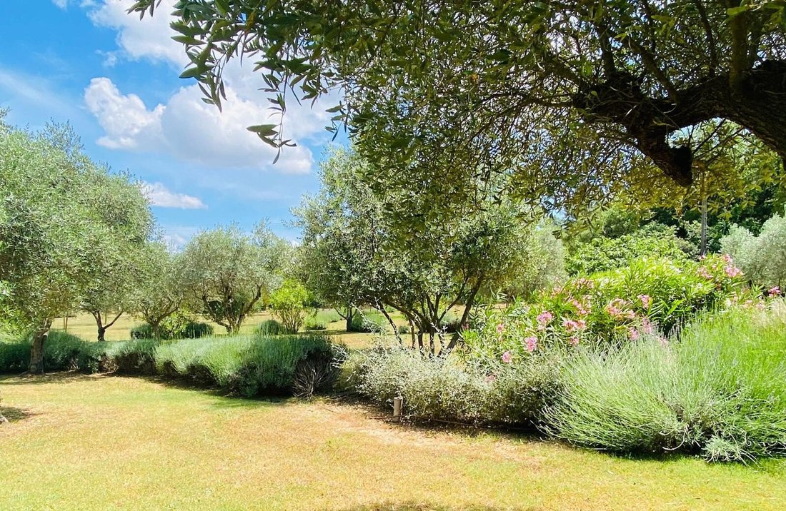 Country House in Le Cannet-des-Maures, Provence-Alpes-Côte d'Azur, France 3 - 15217927
