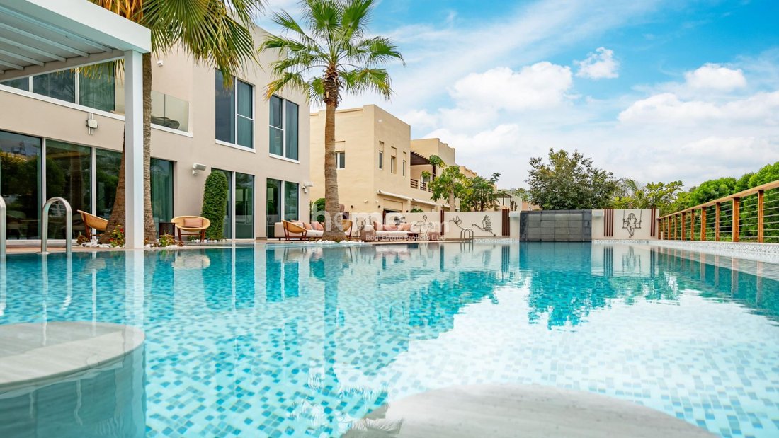 Villa in Dubai, Dubai, United Arab Emirates 1 - 15218210