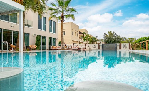 Villa in Dubai, Dubai, United Arab Emirates 1