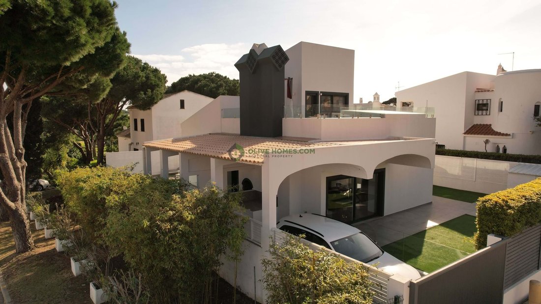 Villa in Quarteira, Algarve, Portugal 1 - 15225925