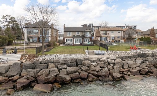 House in Hamilton, Ontario, Canada 1