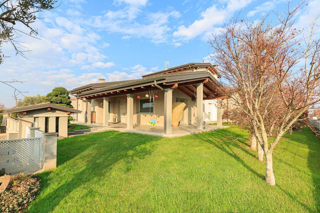 Villa in Carpaneto Piacentino, Emilia-Romagna, Italy 1 - 15221868