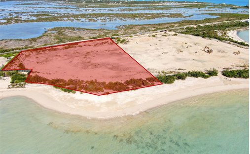 Terrain à Kew Town Settlement, Caicos Islands, Îles Turks et Caïques 1