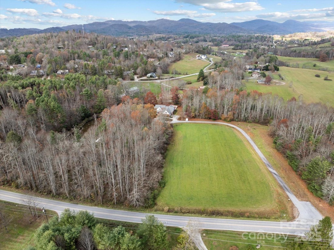 Land in Hendersonville, North Carolina, United States 1 - 15224650