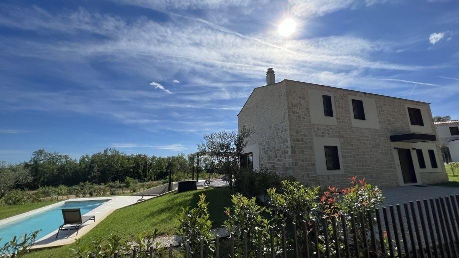 Villa in Višnjan, Istria County, Croatia 1 - 13927131