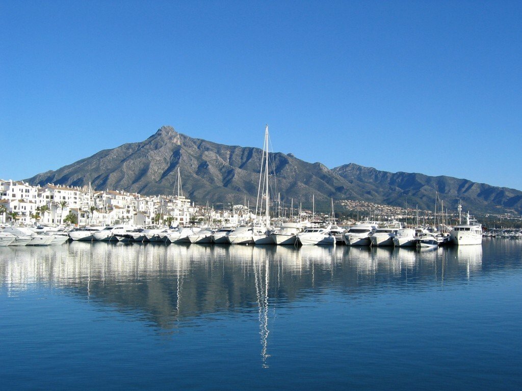 Apartment in Puerto Banus, Marbella, Spain 2 - 15220112
