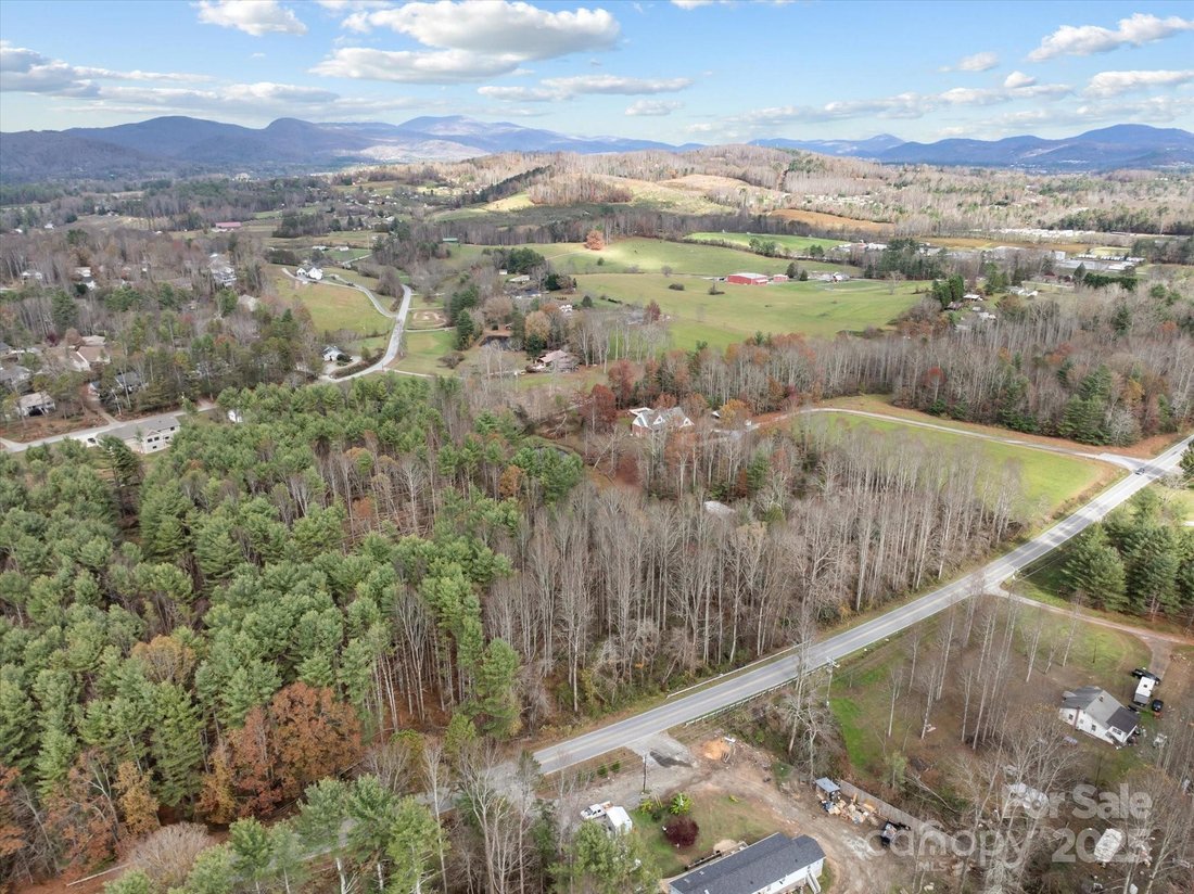 Land in Hendersonville, North Carolina, United States 2 - 15224650