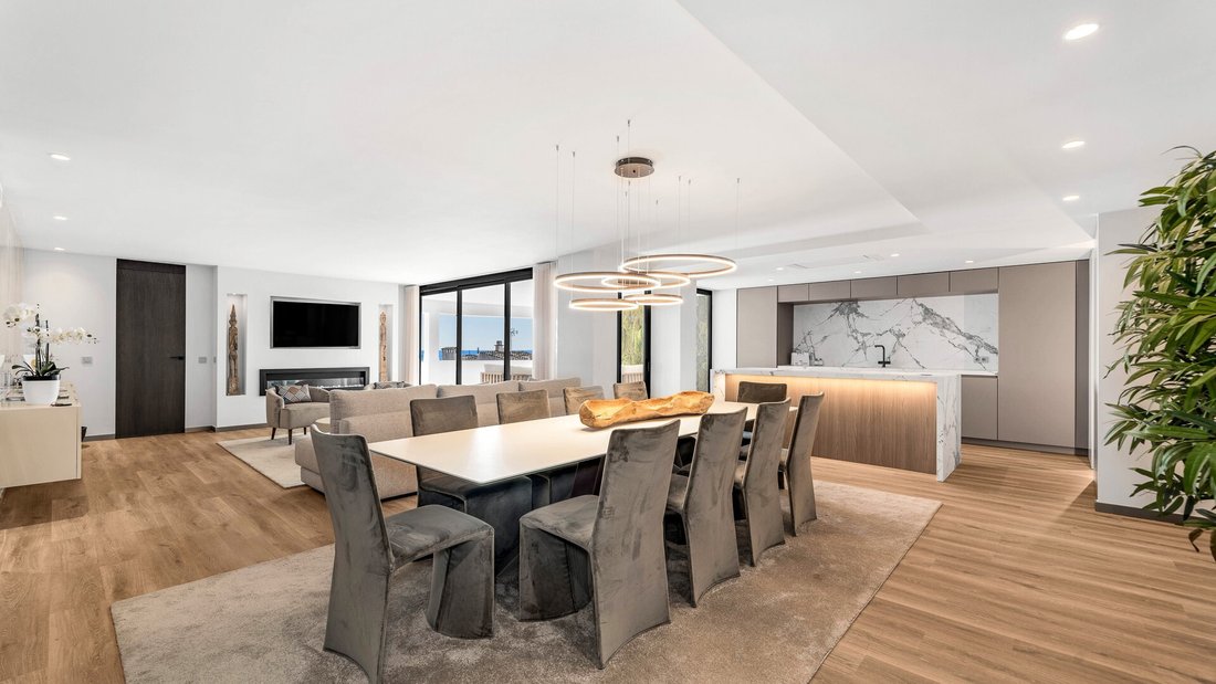 Apartment in Puerto Banus, Marbella, Spain 2 - 15223232