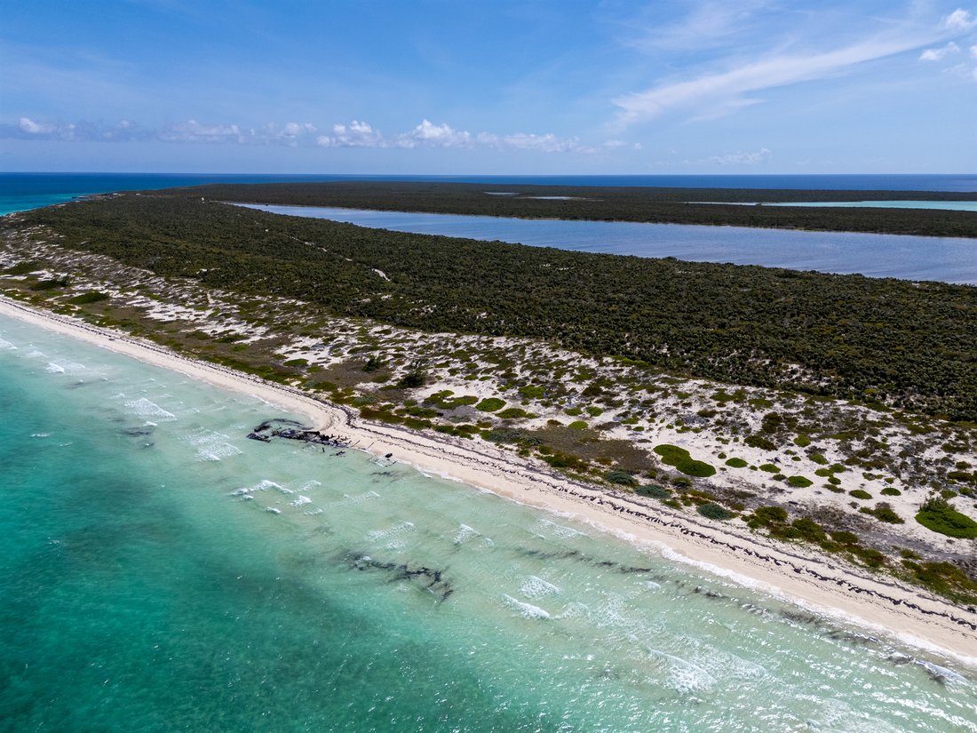 Terrain à Yankee Town, Caicos Islands, Îles Turks et Caïques 2 - 15224757