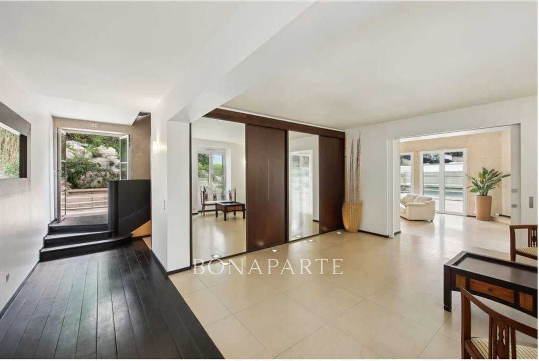 Le Rêve Anglo-Normand: A Hunter’s Retreat Woven in Time - 5