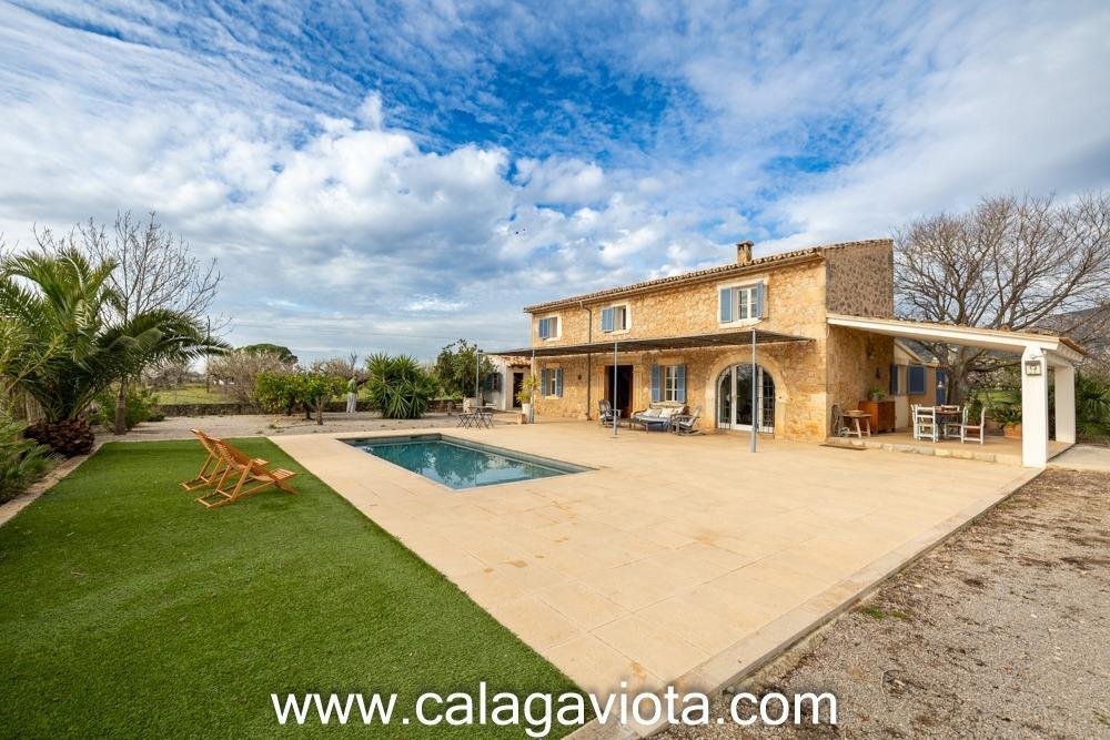 Villa in Lloseta, Balearic Islands, Spain 1 - 15220078