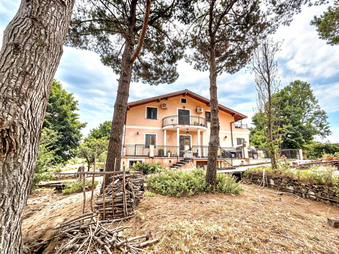 Villa in Aci Bonaccorsi, Sicily, Italy 2 - 14379657